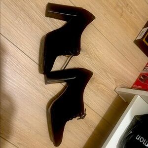 TORY BURCH BLACK SUEDE BLOCK HEEL LACE UP CLOSED TOE SHOES SIZE 8